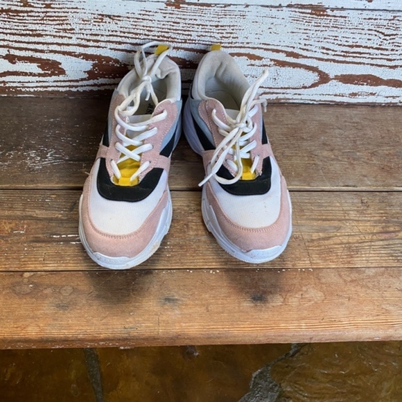 JustFab Beck Platform Sneaker 9 - Picture 3 of 13